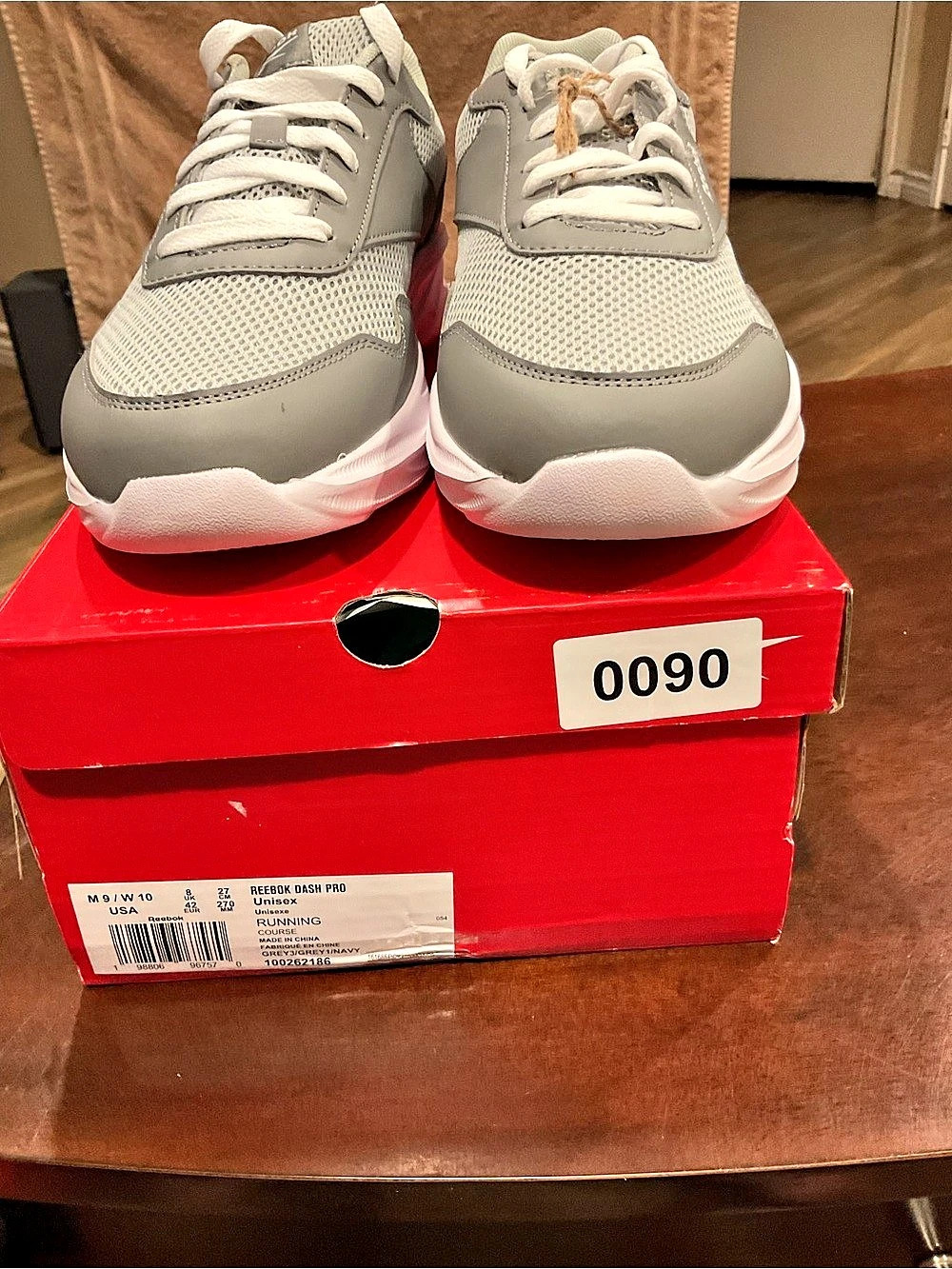 Reebok Dash Pro Gray & White Sneakers US 9 Men’s